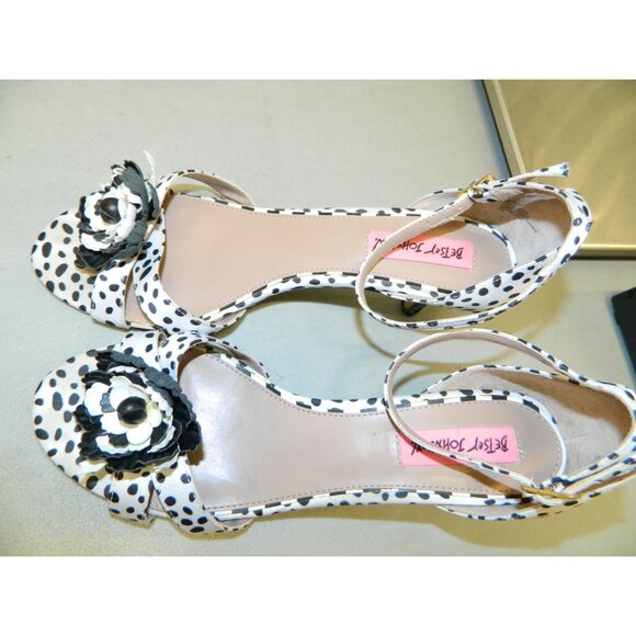 Betsey Johnson Womens Polka Dot Floral Accent Heels Sandal Ankle Strap Size 9M - Picture 14 of 15